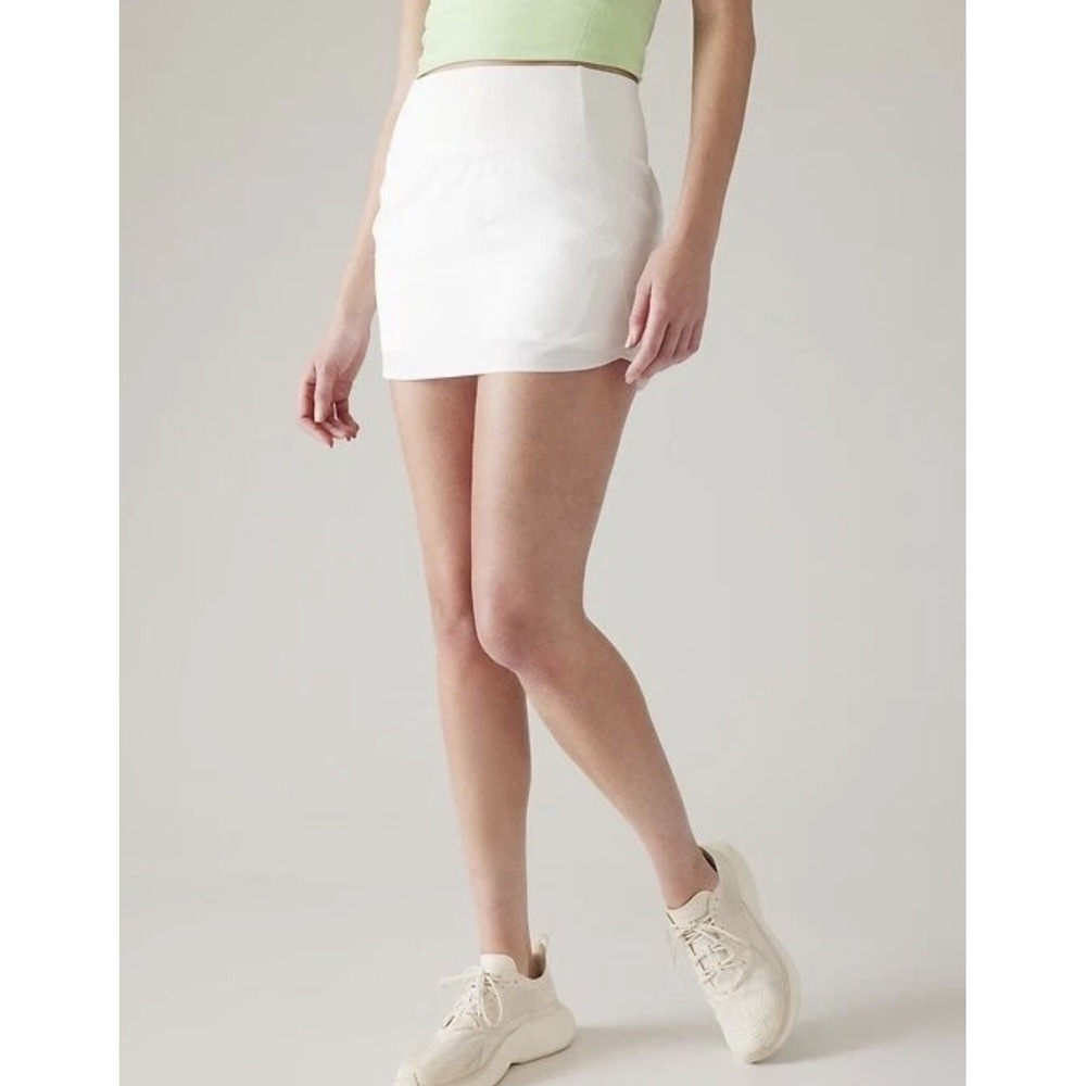 Athleta Run With It 14" High Rise Skort White Tennis Size Medium Athleisure